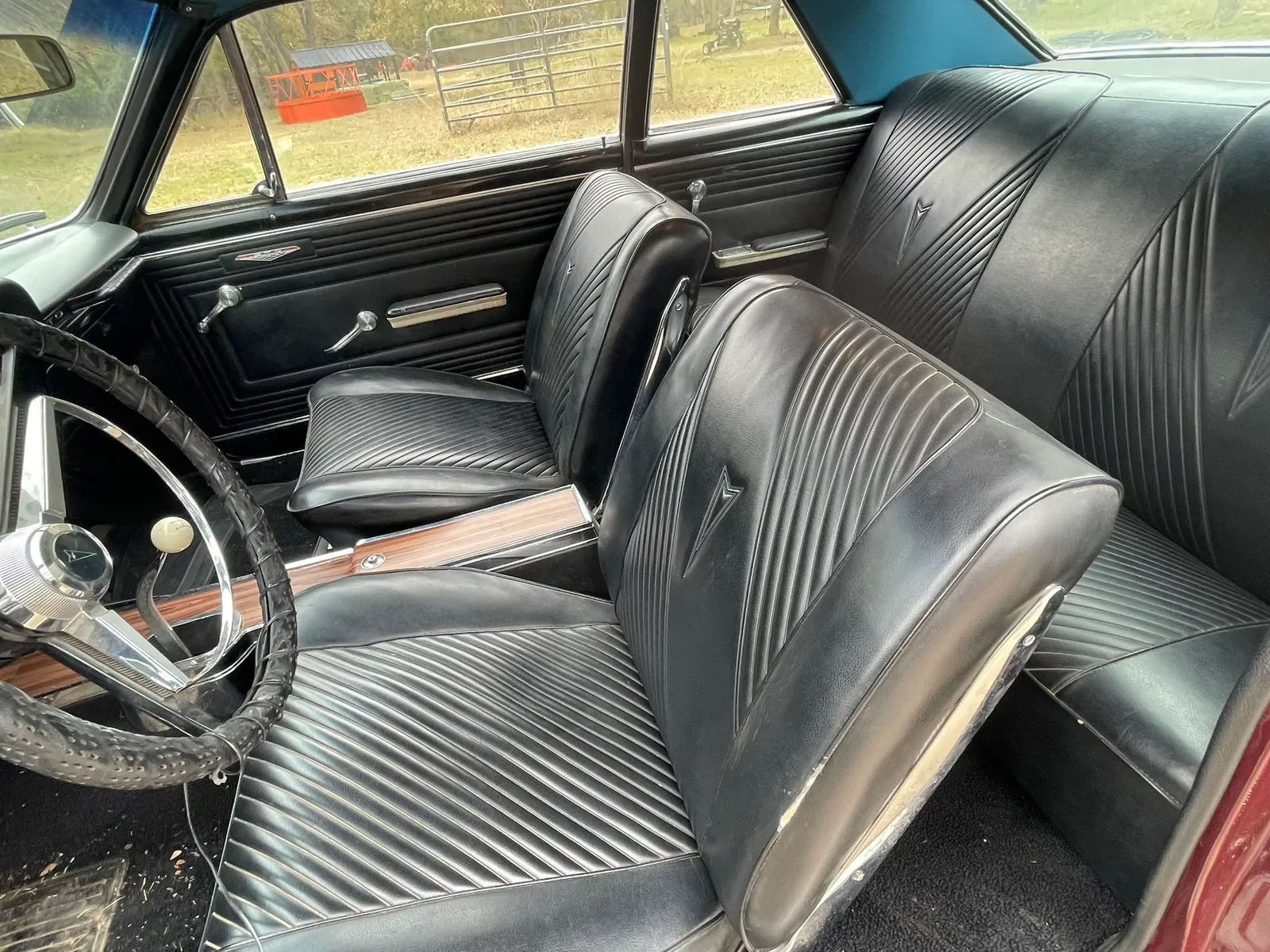 Front seats and center console