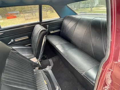 Rear seat, view 2